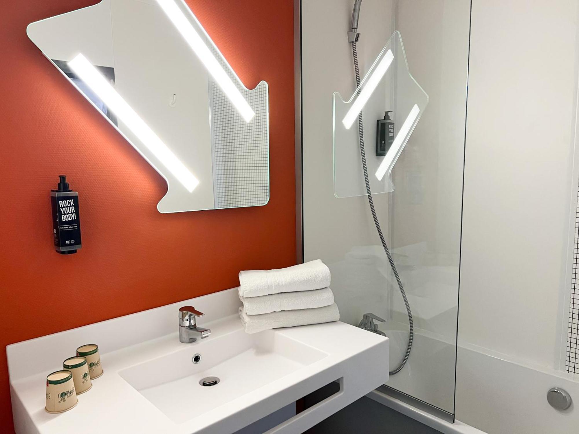 Ibis Budget Saint Christol Les Alès Exterior foto