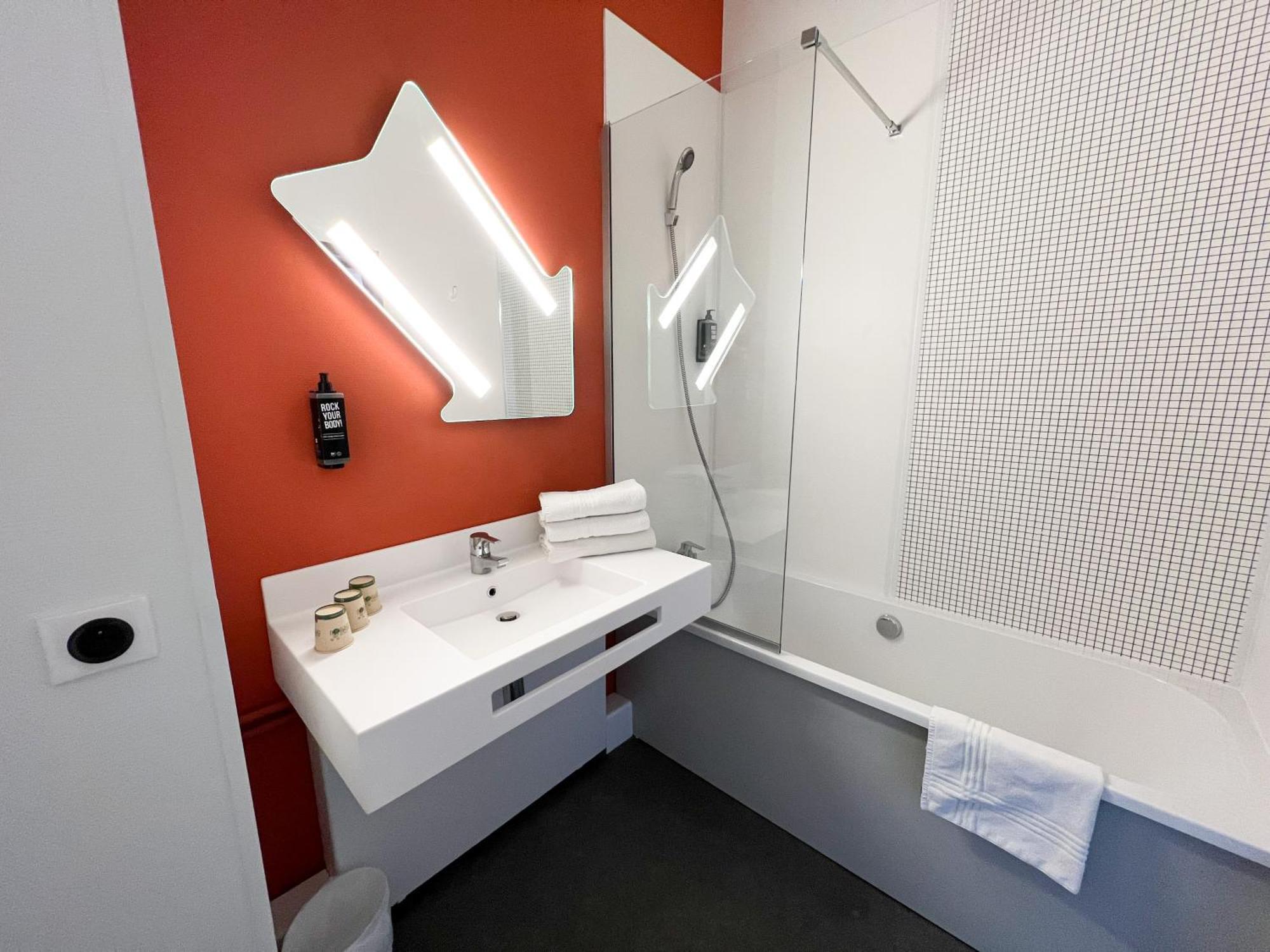 Ibis Budget Saint Christol Les Alès Exterior foto